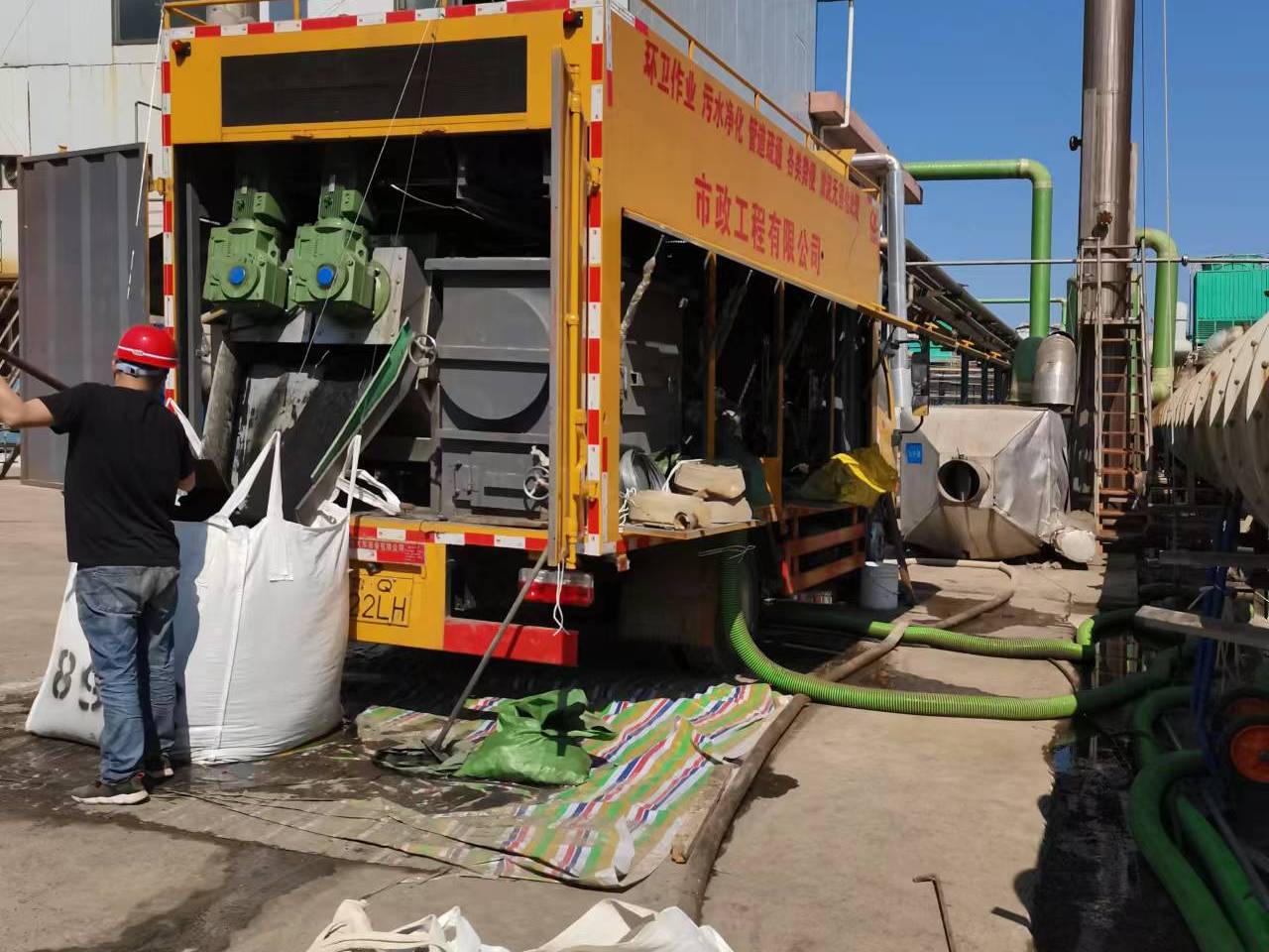 龙井淤泥压干处理