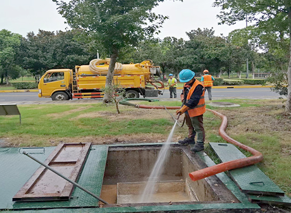 龙井化油池清理
